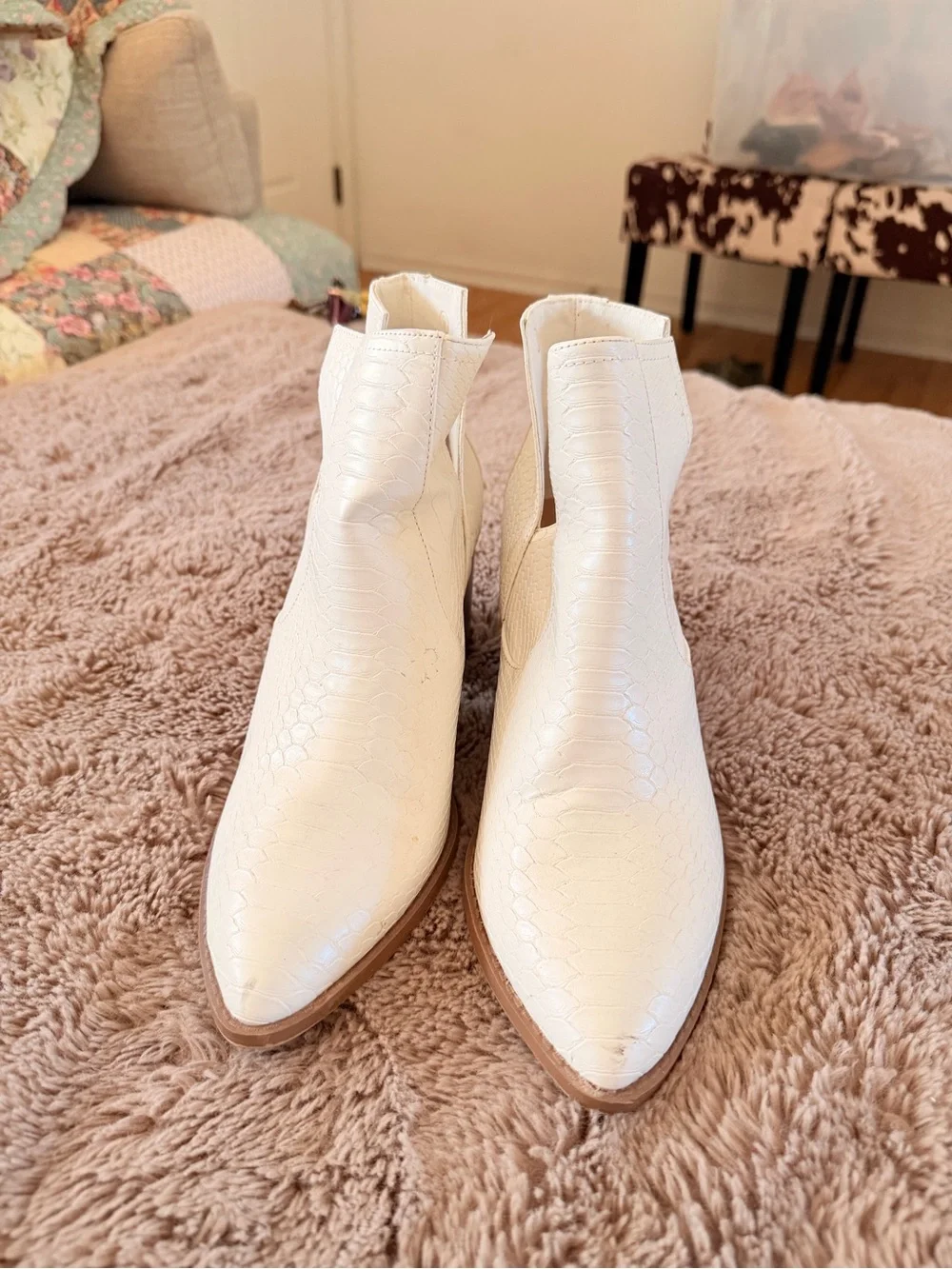 Women's White Textured Chelsea Booties with Block Heel